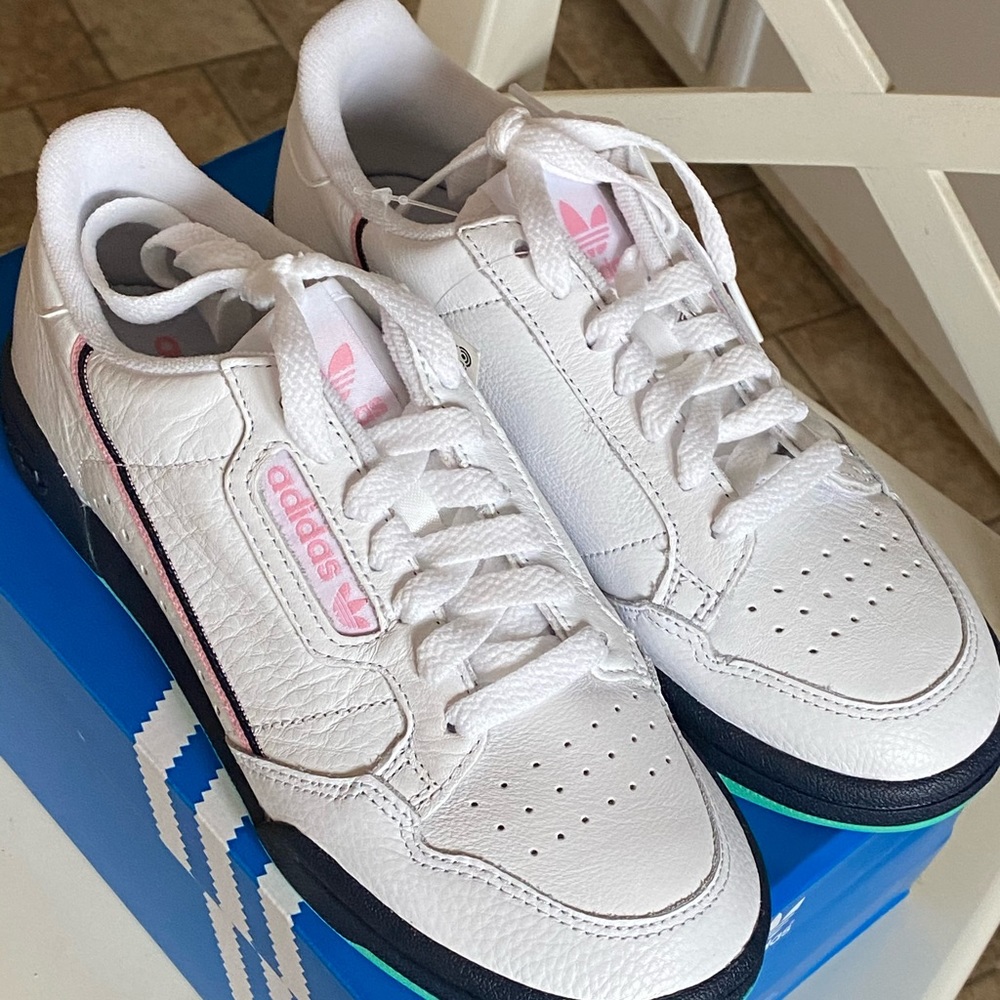 Adidas Continental womens size 6
